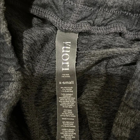 Vuori Performance Camo Jogger. Navy/Gray. Size X Small - Picture 3 of 3